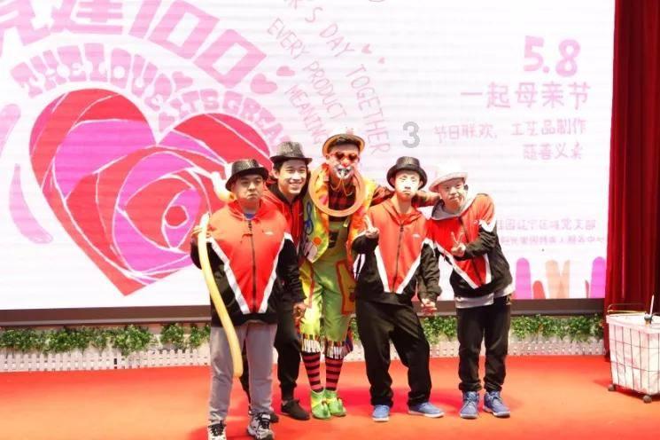 贵州一村民办酒席,疑被工作人员往食物中撒盐,网友质疑浪费粮食